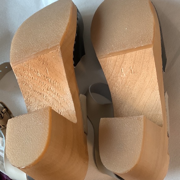 Leather clogs - Picture 6 of 6